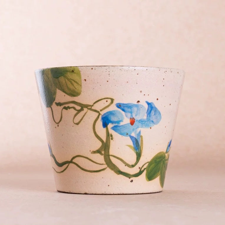 Vintage Oriental Floral Ceramic Coffee Mug, Jingdezhen Hand-Painted Coarse Stoneware Tea Cup, 180ml/6.1 fl oz Handleless Pottery with Dark Chocolate Interior, 4 Retro Flower Designs, Gift for Coffee Lovers