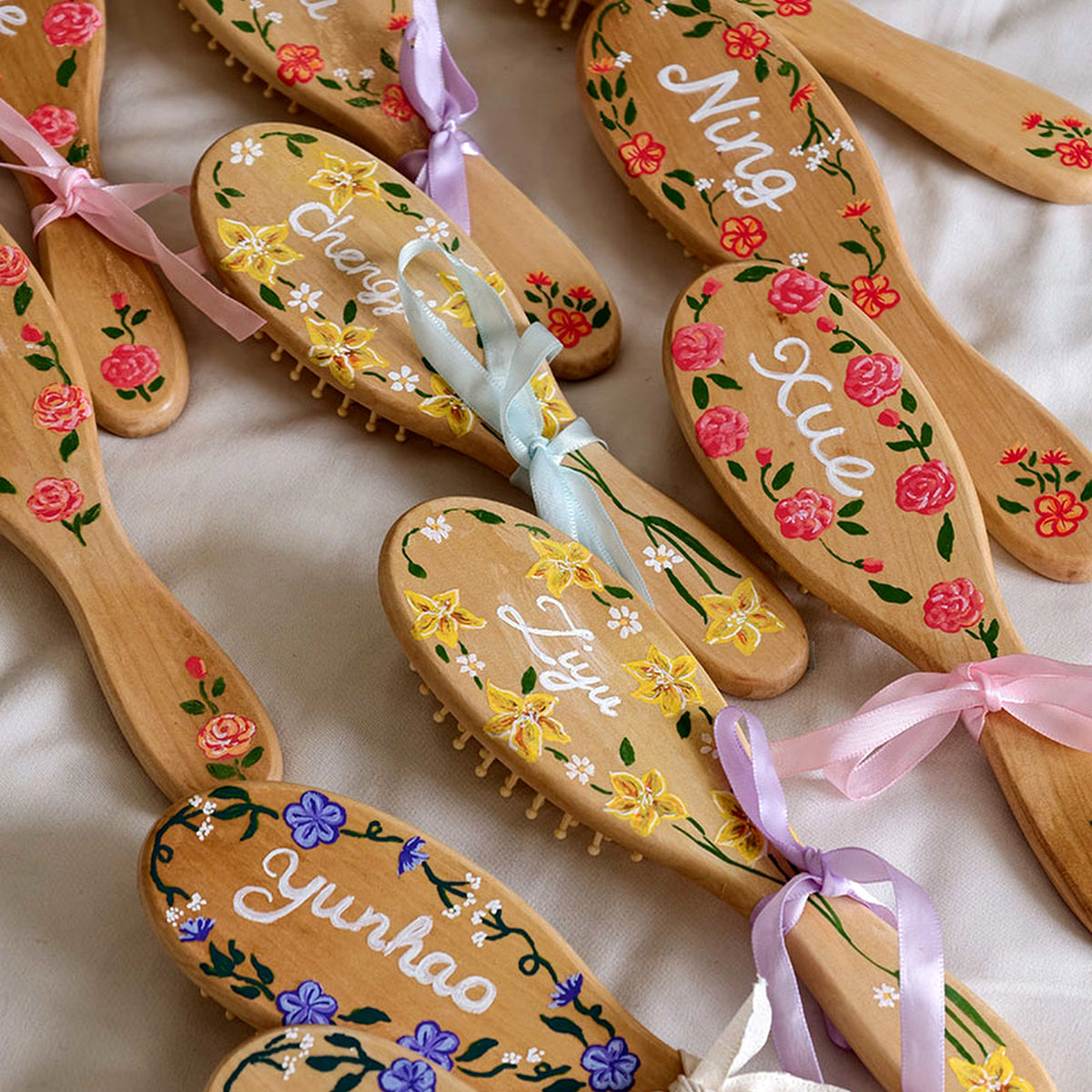 Personalized Hand-Painted Bamboo Hair Brush - Custom Name Floral Design, gallery view 4