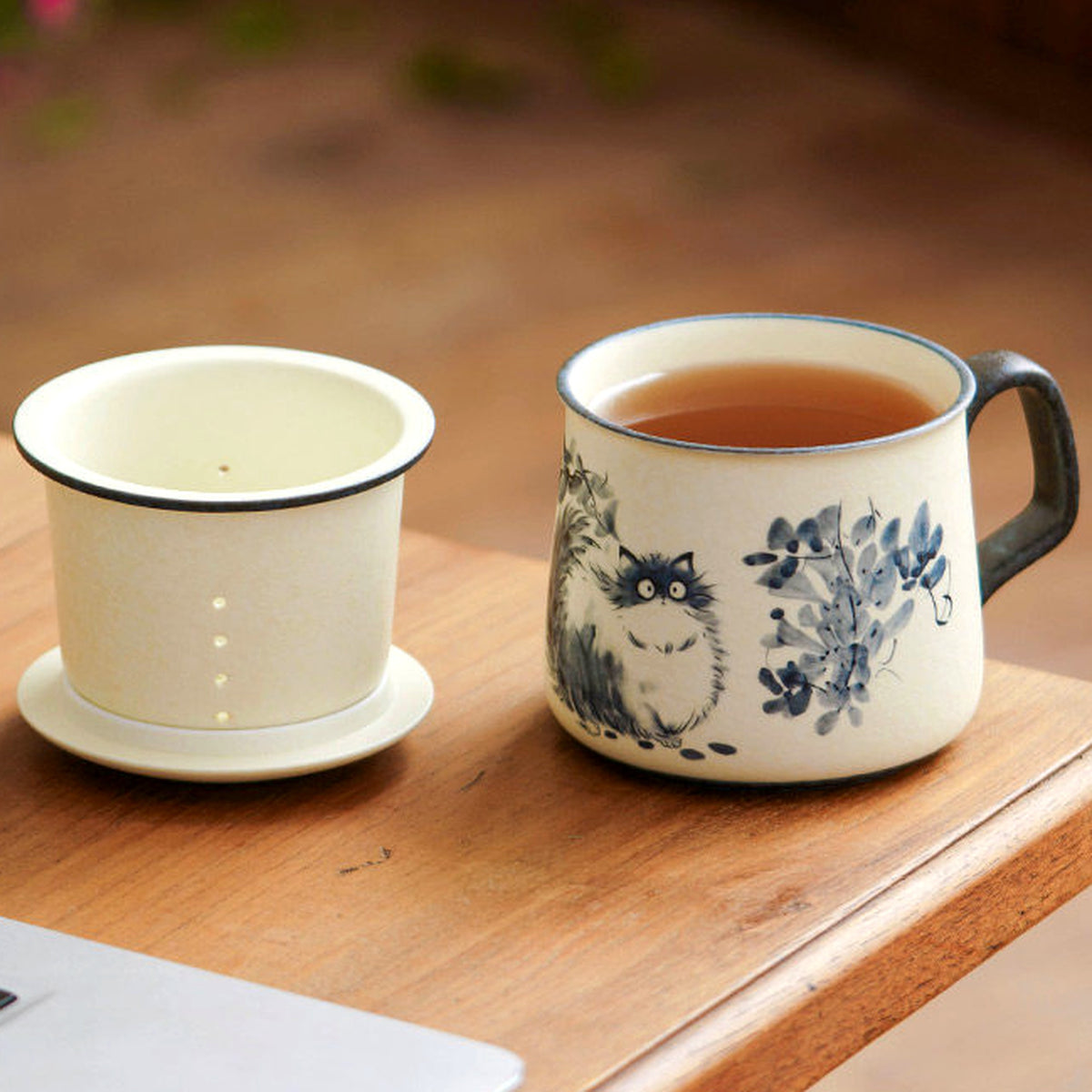 Blue-painted cat tea mug with lid and strainer, gallery view 3
