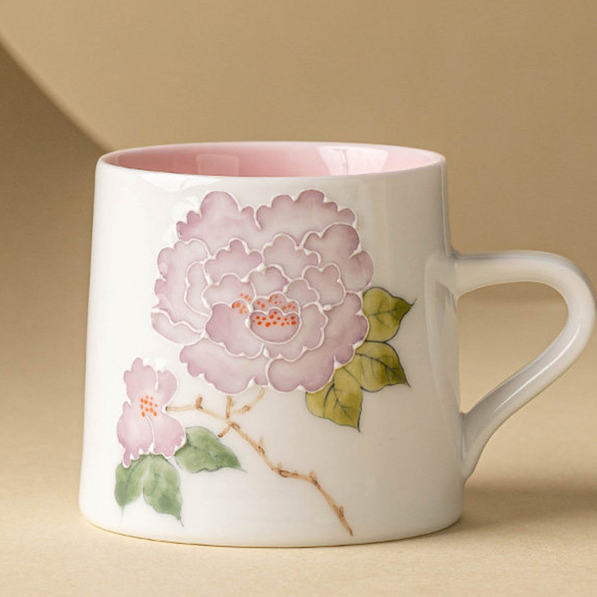 Raised relief hibiscus mug set of 2 with lids, gallery view 5