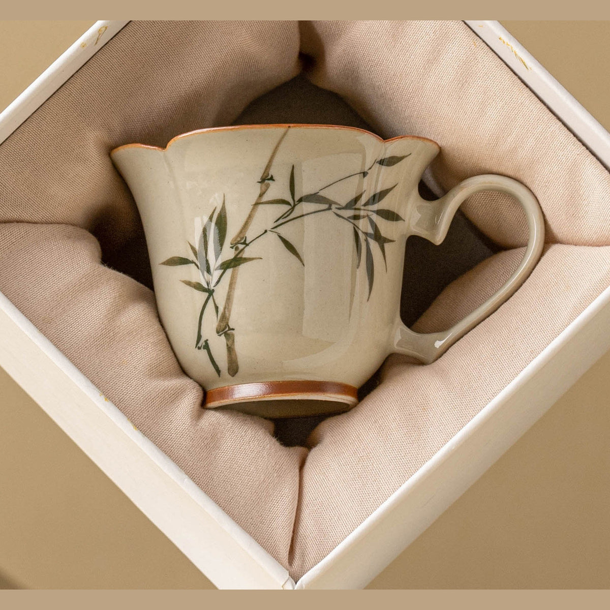 Green bamboo heart-handle tea cup, gallery view 7